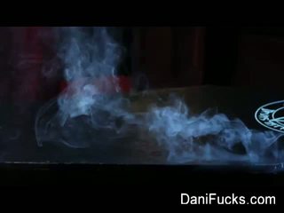 Dani daniels: gothic خفاش layer smokey solo