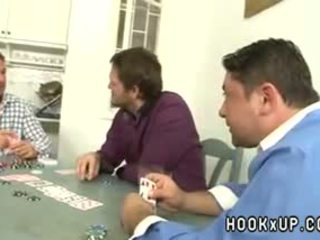 Alice takes um poker de cocks em dela