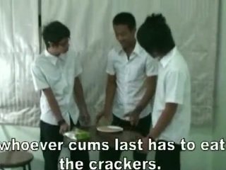 Thai twinks spielen \'cum auf crackers\'