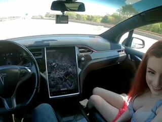 Tinder data cums į mane į a tesla apie autopilot