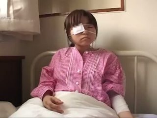 Joven japonesa zorra con ruptured tetas y anal injury