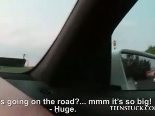 رطب hitchhiker gives boner إلى ال أقرن driver