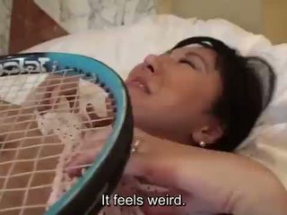 Uncensored jaapani milf afäär koos tennis racket subtitled